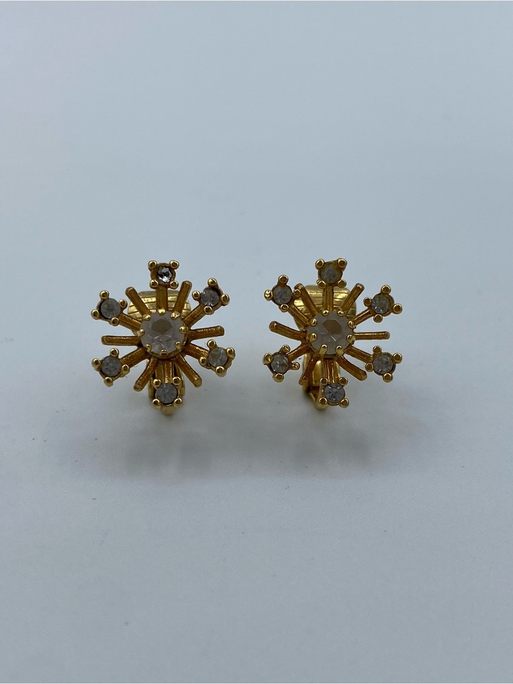 Vintage Avon Gold Tone Floral Sunburst Snowflake Clip On Earrings